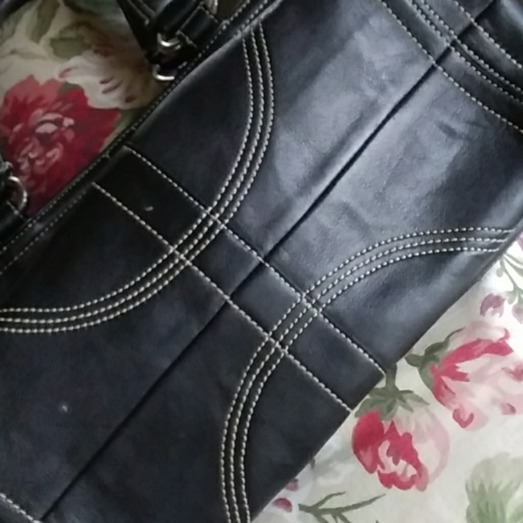 Coach - Picture 2 of 8